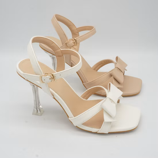 Nuevo diseño Bonitos tacones altos Parte inferior roja Vestido de mujer Sandalias casuales Verano ligero Zapatos de tacón de lujo para mujer