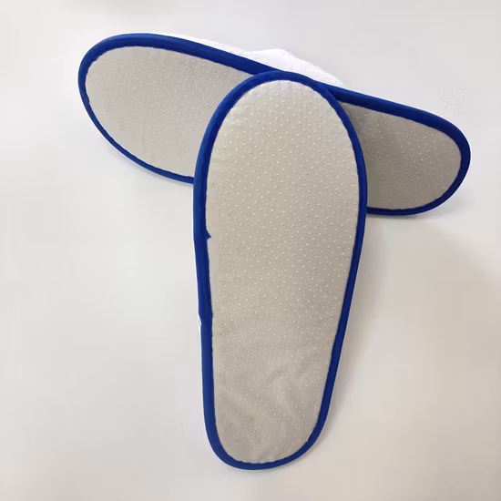 Zapatillas de hotel de terciopelo coralino desechables cómodas y suaves para hombres, mujeres y niños